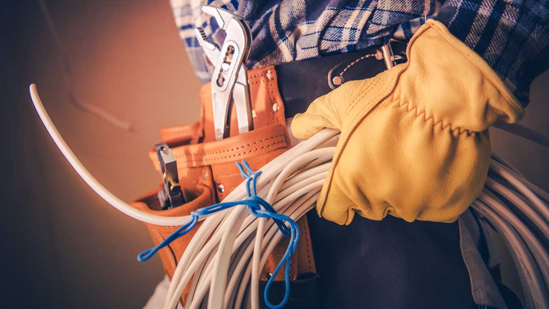 What is the Difference Between a Domestic and Commercial Electrician?