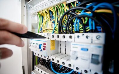 What is a Commercial Electrician & What Do They Do?